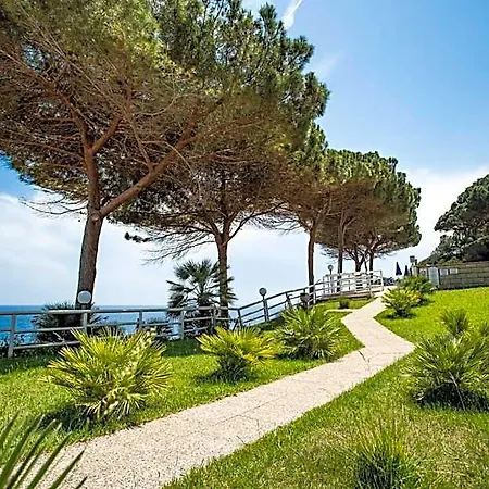 Reale Aparthotel Porto Azzurro