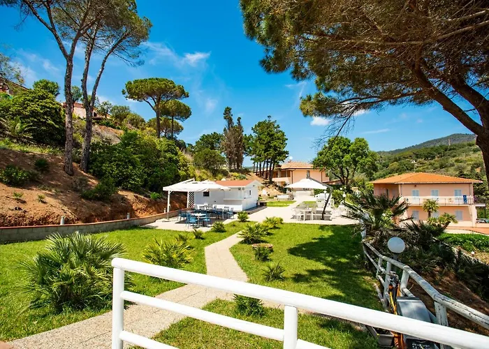 Reale מלון דירות