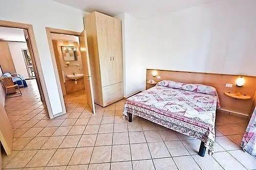 Reale 4* פורטו אזורו